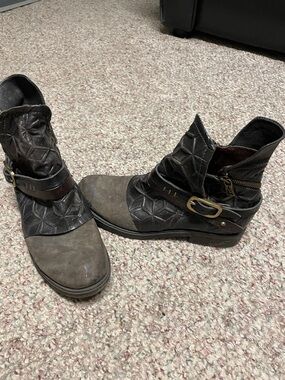 A.S. 98 Women’s leather Ankle Boots in Brown and grey with Buckle Detail